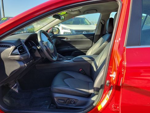 Used 2023 Toyota Camry SE image 18