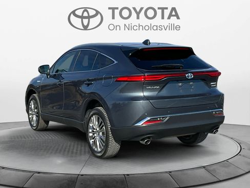 Used 2021 Toyota Venza Limited image 4