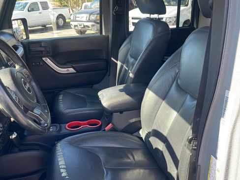 Used 2015 Jeep Wrangler Unlimited Sahara w/ Dual Top Group image 20