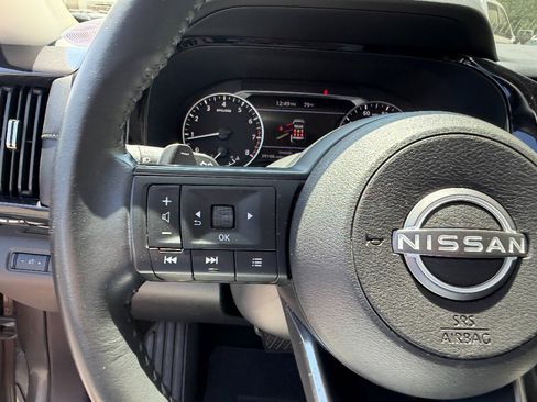 Used 2024 Nissan Pathfinder SV image 22