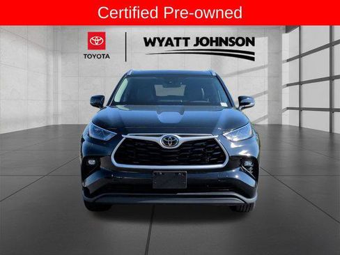 Certified 2025 Toyota Highlander XLE AWD/4WD image 8
