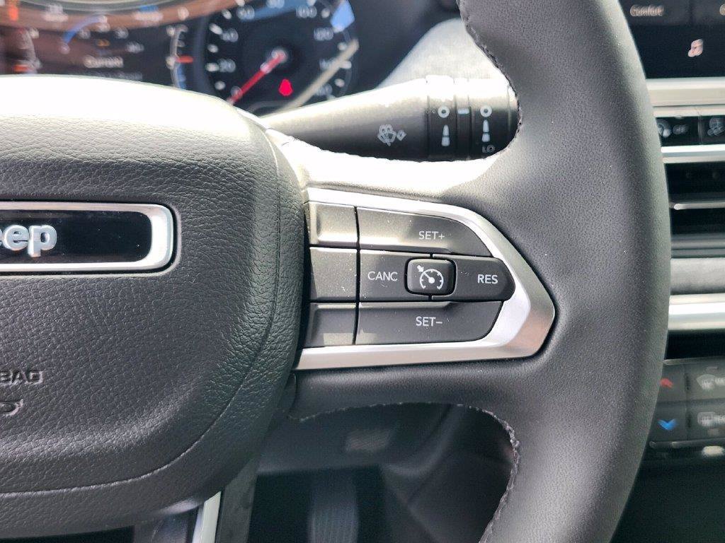 Used 2023 Jeep Compass Latitude AWD/4WD image 28