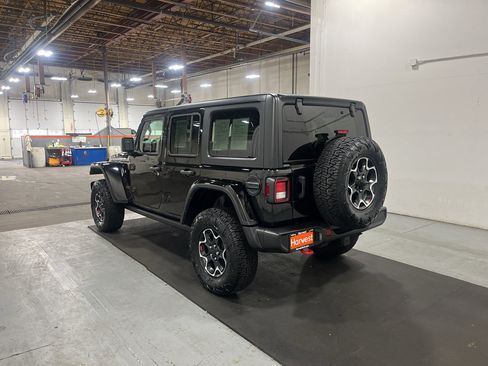 Used 2023 Jeep Wrangler Unlimited Rubicon w/ Cold Weather Group AWD/4WD image 8