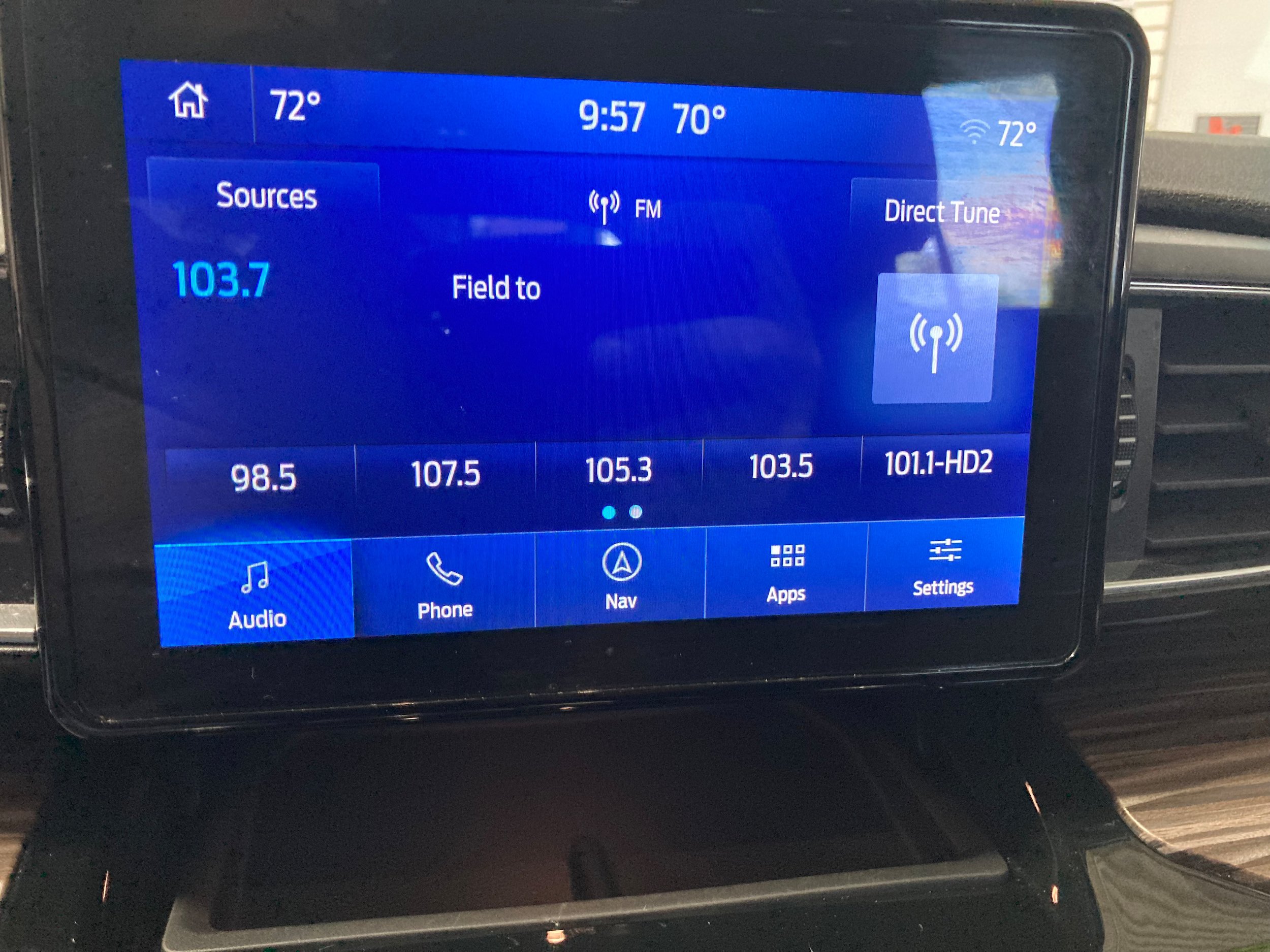 Used 2023 Ford Explorer Limited w/ Equipment Group 301A AWD/4WD image 28