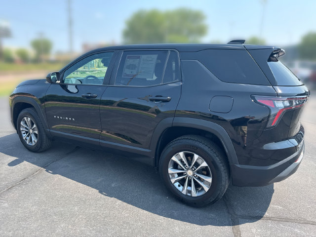 Used 2025 Chevrolet Equinox LT AWD/4WD image 3