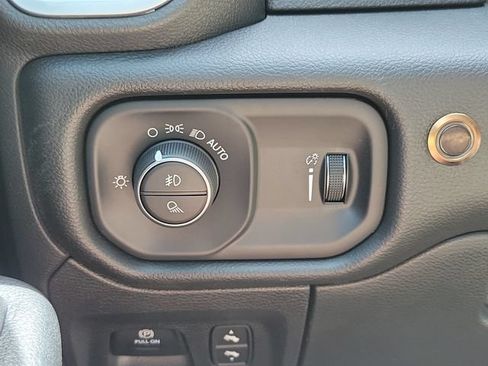 Used 2023 RAM 1500 Big Horn AWD/4WD image 27