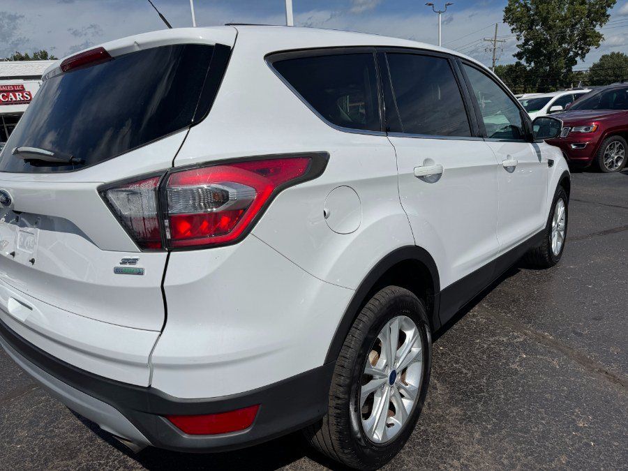 Used 2017 Ford Escape SE FWD image 11