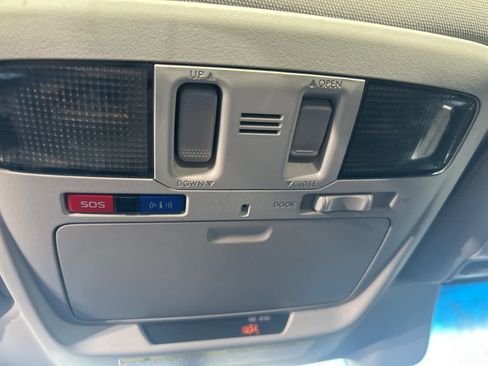 Used 2018 Subaru Outback 3.6R Limited image 43