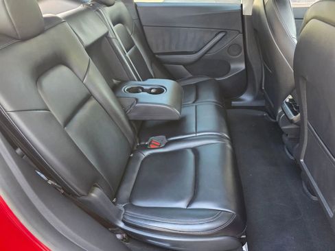 Used 2021 Tesla Model Y Long Range image 31