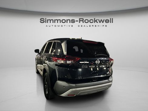 Used 2023 Nissan Rogue S image 6