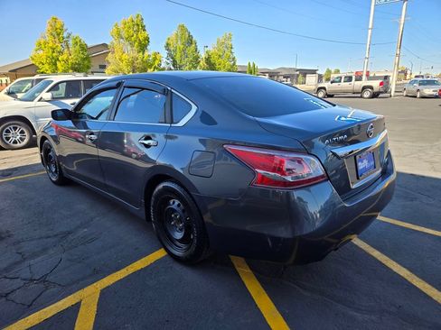 Used 2013 Nissan Altima 2.5 S FWD image 5