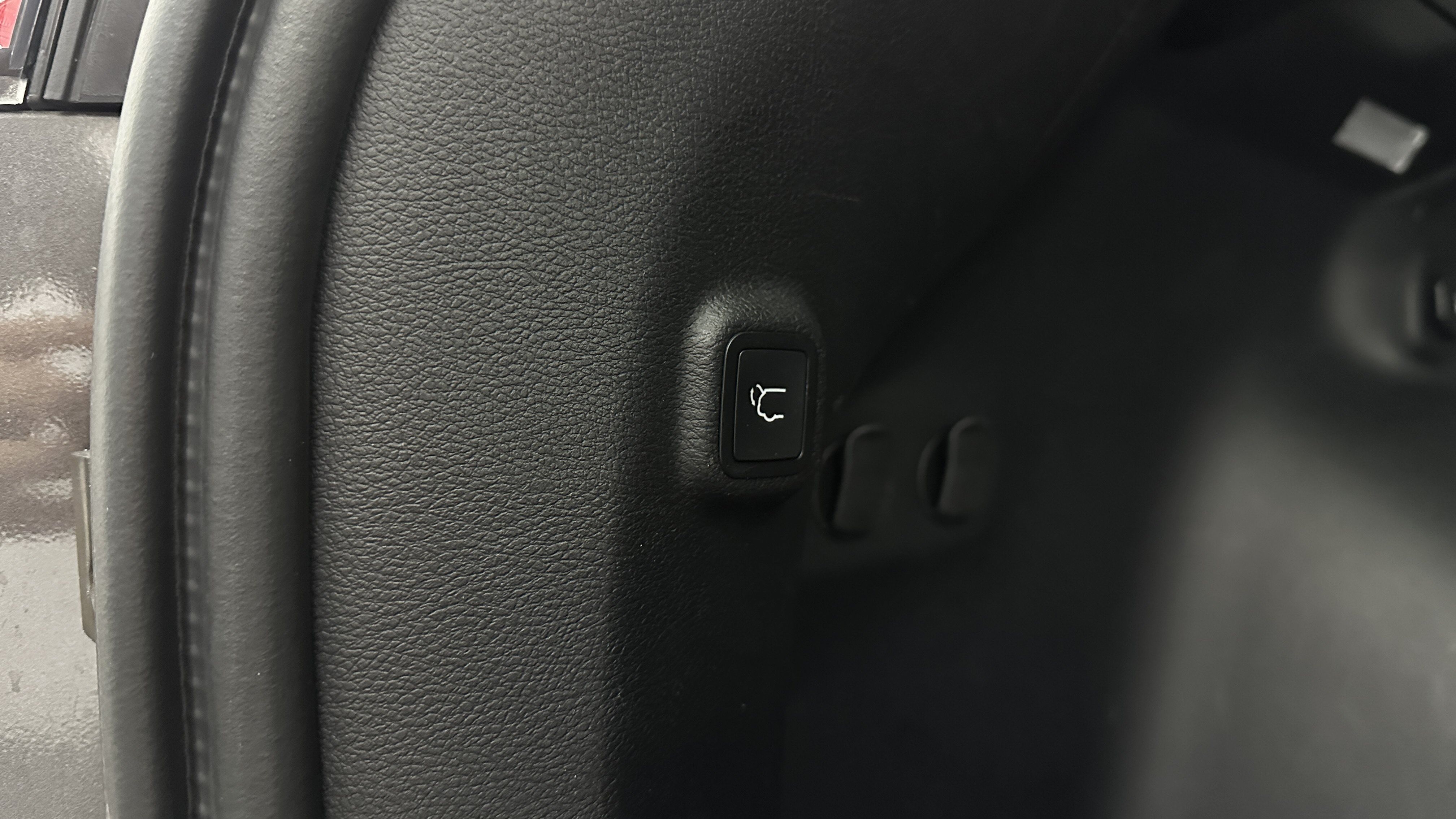 Used 2021 Jeep Cherokee Latitude Lux 80th Anniv w/ Quick Order Package 26U 80TH FWD image 30