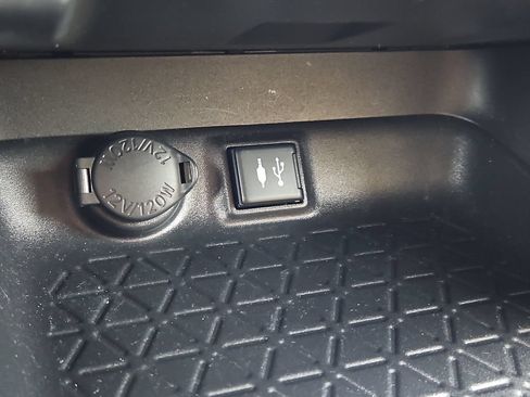Used 2019 Toyota RAV4 LE w/ All Weather Liner Package AWD/4WD image 17