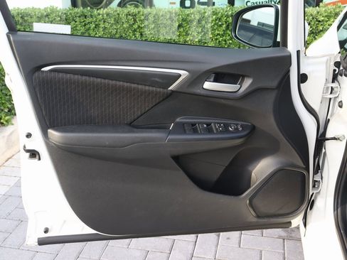 Used 2020 Honda Fit EX image 10