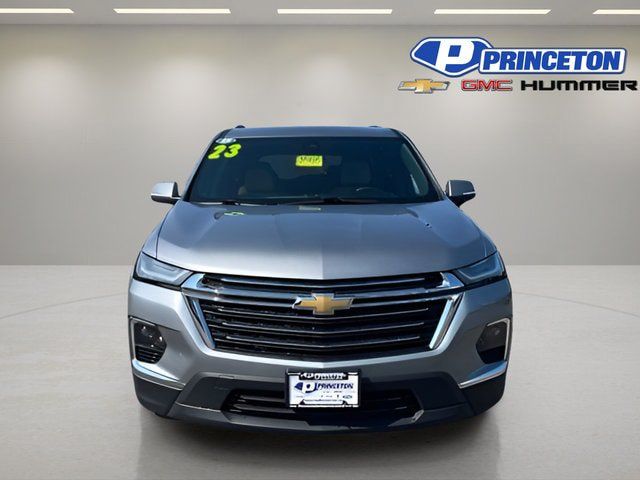Used 2023 Chevrolet Traverse LT w/ LPO, Cargo Package AWD/4WD image 2