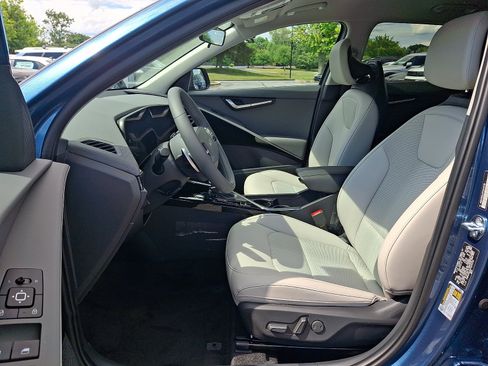 New 2026 Kia Niro EX FWD image 9