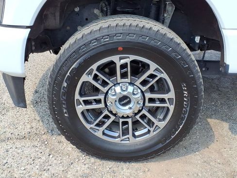 Used 2024 Ford F250 Limited w/ FX4 Off-Road Package AWD/4WD image 9