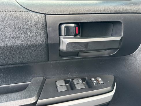 Used 2021 Toyota Tundra SR5 w/ Trail Edition image 12