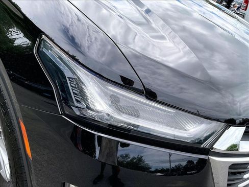 Used 2023 Chevrolet Traverse LT AWD/4WD image 32