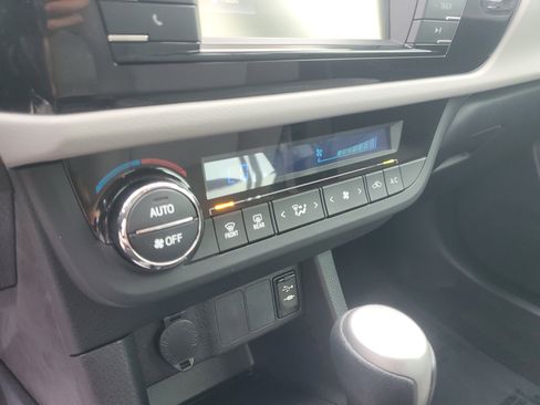 Certified 2016 Toyota Corolla LE FWD image 28