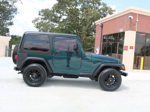 Used 1998 Jeep Wrangler SE AWD/4WD image 34