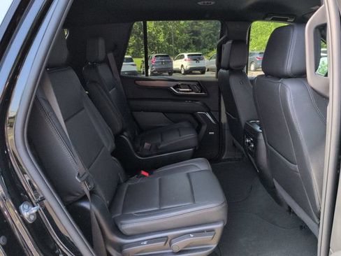Used 2025 GMC Yukon Denali AWD/4WD image 29