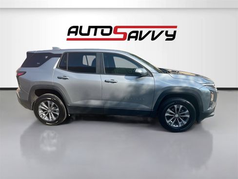 Used 2025 Chevrolet Equinox LT w/ Safety and Technology Package image 8