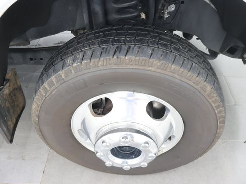 Used 2025 Ford F350 XL w/ XL Driver Assist Package AWD/4WD image 3
