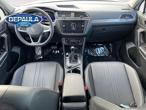 Used 2023 Volkswagen Tiguan SE w/ Panoramic Sunroof Package image 13