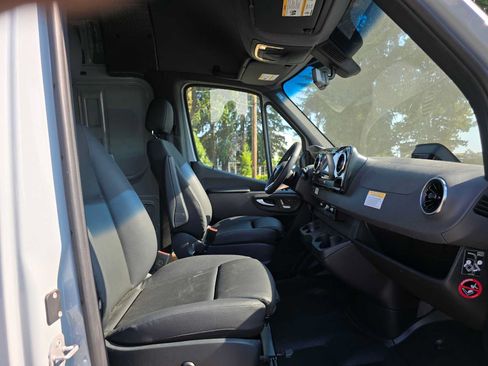 Used 2026 Mercedes-Benz Sprinter 2500 image 11