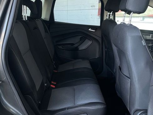 Used 2017 Ford Escape SE image 18