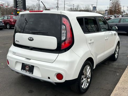 Used 2019 Kia Soul + image 6