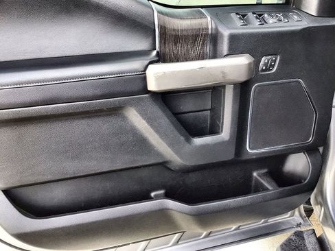 Used 2021 Ford F250 Lariat w/ Lariat Value Package image 23