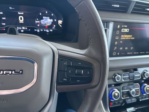 Used 2023 GMC Yukon XL Denali w/ Advanced Technology Package image 13