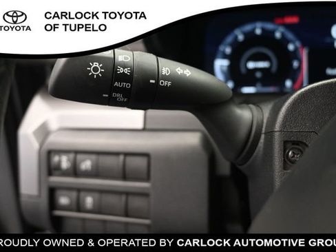 Used 2025 Toyota Tacoma TRD Sport AWD/4WD image 19