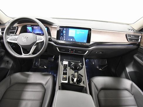 Used 2025 Volkswagen Atlas SEL image 3