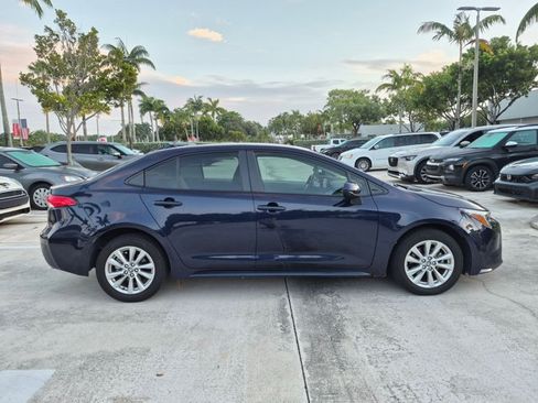 Used 2024 Toyota Corolla LE w/ LE Convenience Package FWD image 4