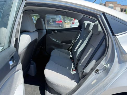 Used 2012 Hyundai Accent GLS FWD image 12
