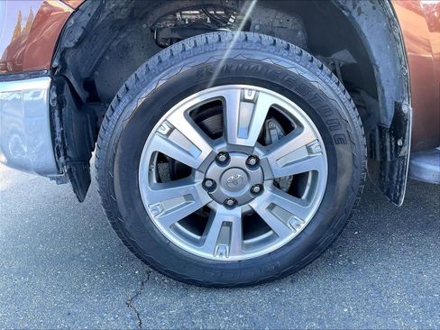 Used 2017 Toyota Tundra 1794 Edition image 12