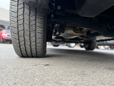 Used 2025 Lexus GX 550 w/ Accessory Package (31) image 56