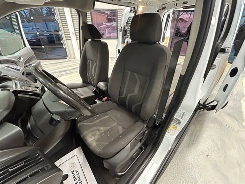 Used 2018 Ford Transit Connect XLT image 7
