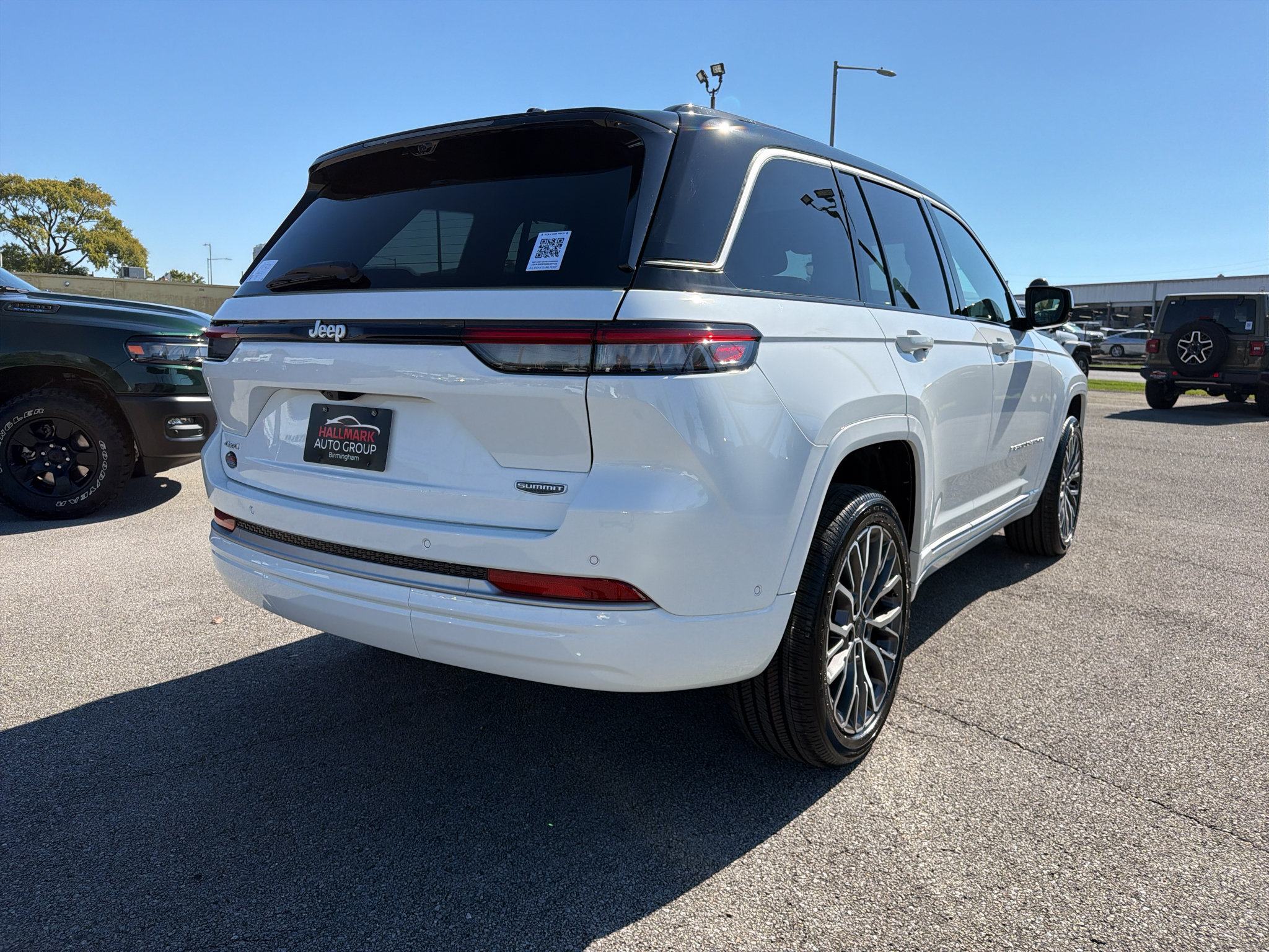 New 2027 Jeep Grand Cherokee Summit AWD/4WD image 6