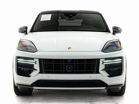 Used 2024 Porsche Cayenne Turbo GT image 31
