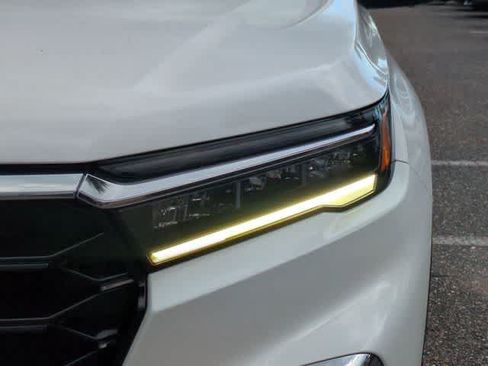 Used 2023 Honda Pilot Elite image 11