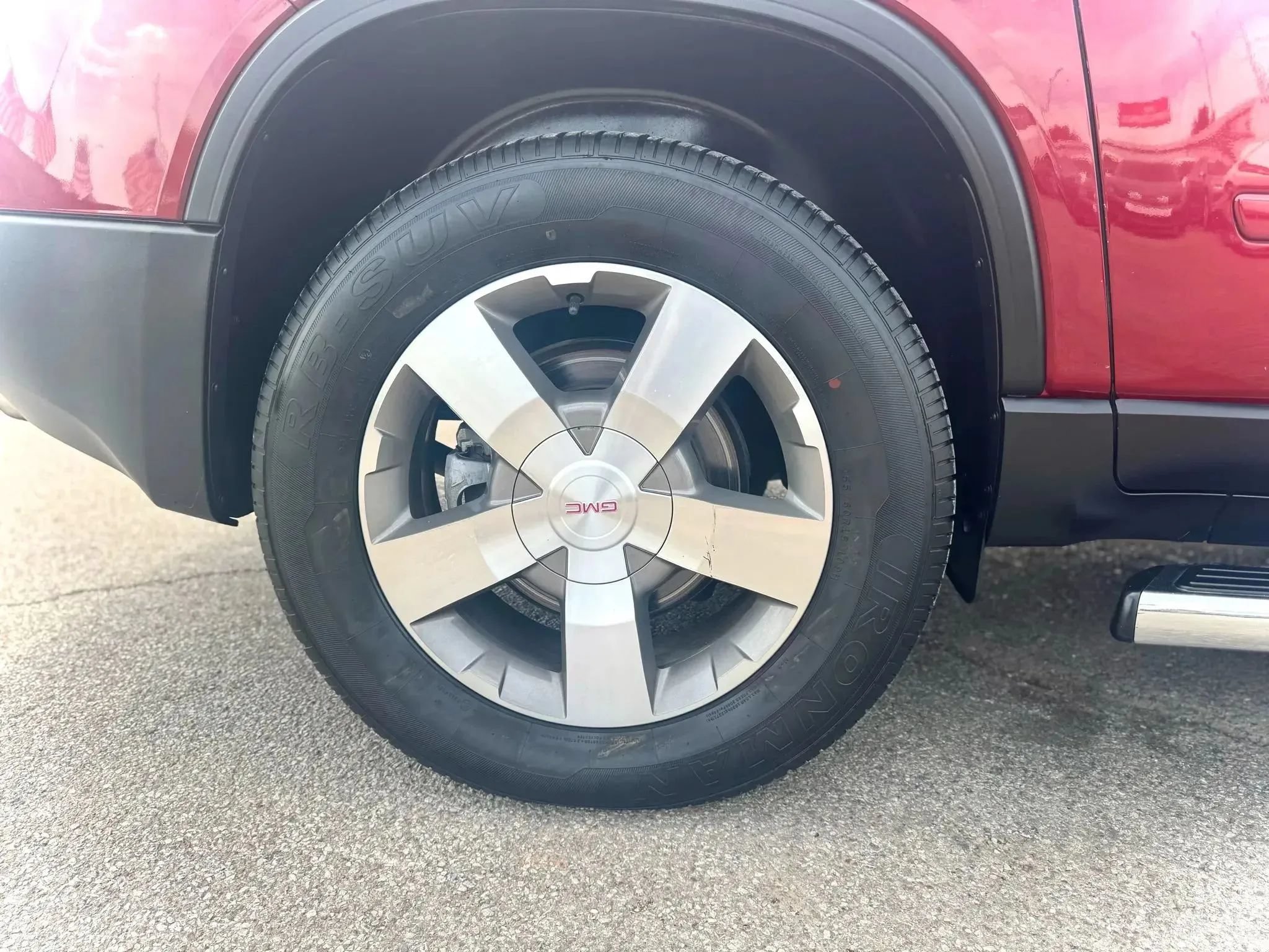 Used 2011 GMC Acadia SLE FWD image 34