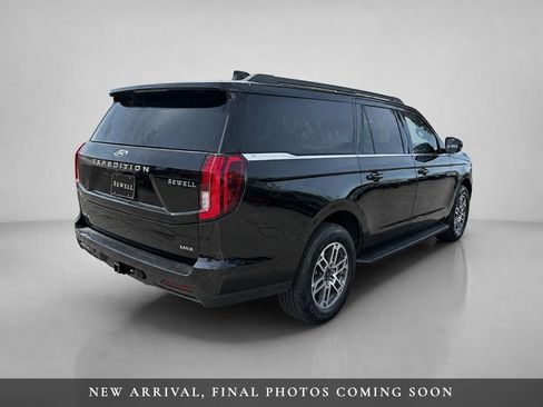 Used 2025 Ford Expedition Max Active RWD image 2