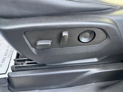 Used 2022 Chevrolet Suburban Z71 w/ Z71 Off-Road Package image 17