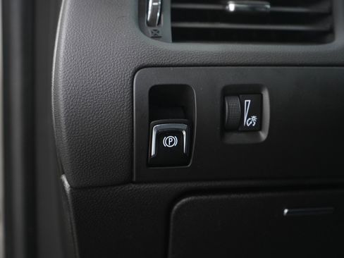 Used 2017 Chevrolet Impala LT FWD image 25