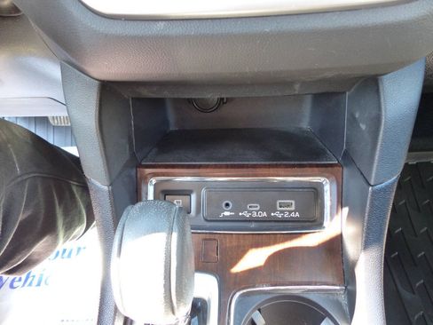 Used 2023 Subaru Ascent Touring AWD/4WD image 36