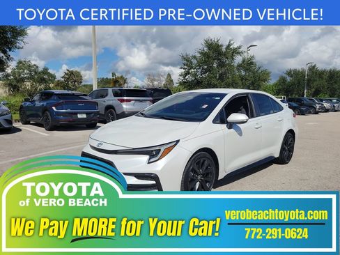 Certified 2024 Toyota Corolla SE FWD image 1
